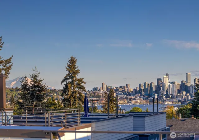 Photo 2 of Townhouse for sale at 4331 Woodland Park Ave N, Seattle, WA 98103 | MLS# NWM2510653 | Listing updated on 2026-10-01