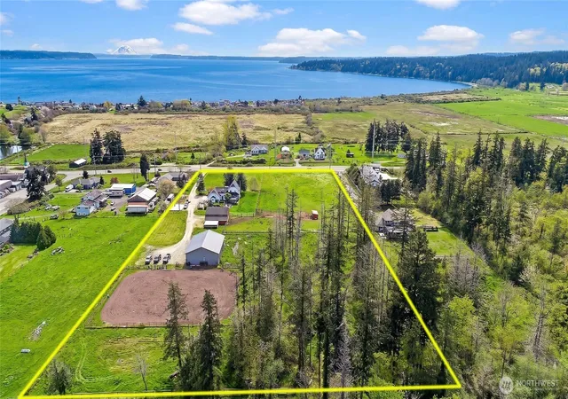 Photo 2 of Sale Pending at 755 E N Camano Dr, Camano Island, WA 98282 | MLS# NWM2510665 | Listing updated on 2026-09-30