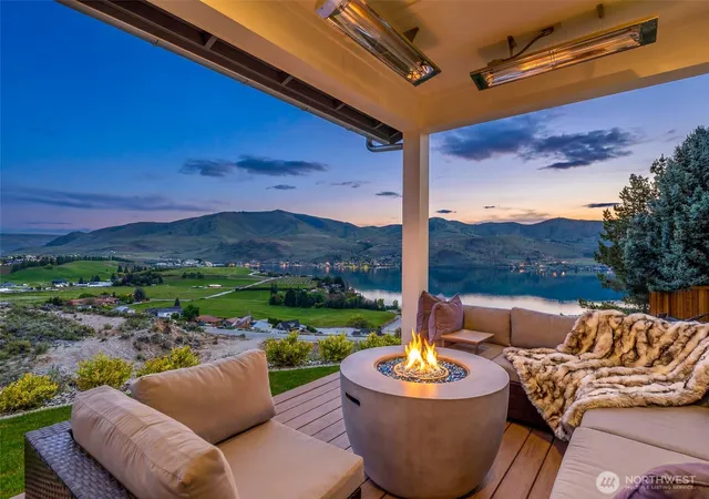 Photo 1 of Single family home for sale at 122 Lookout Way, Chelan, WA 98816 | MLS# NWM2510723 | Listing updated on 2026-09-18