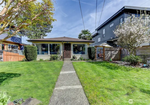Photo 1 of Single family home for sale at 610 27th Avenue E, Seattle, WA 98112 | MLS# NWM2510724 | Listing updated on 2026-09-21