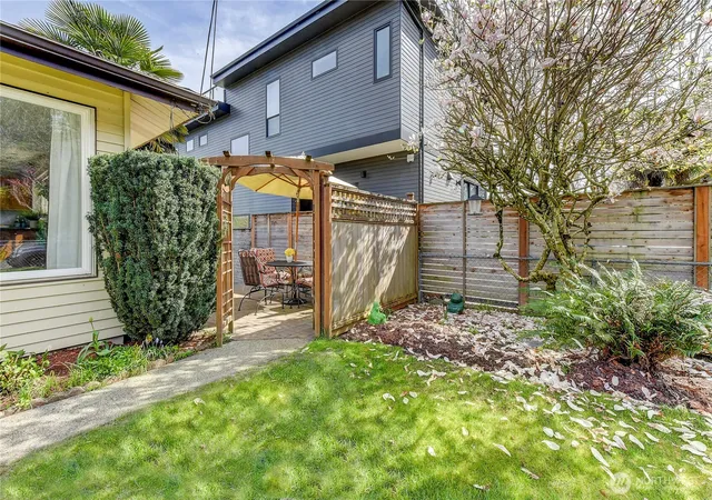 Photo 3 of Single family home for sale at 610 27th Avenue E, Seattle, WA 98112 | MLS# NWM2510724 | Listing updated on 2026-09-21