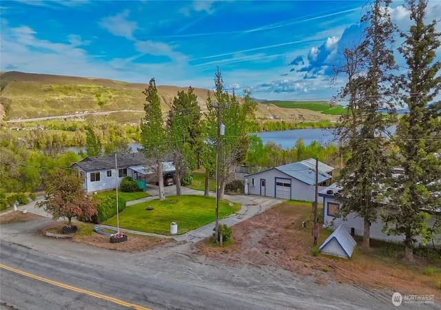 Photo 3 of Single family home for sale at 284 Monse Brg Rd, Brewster, WA 98812 | MLS# NWM2510748 | Listing updated on 2026-09-21