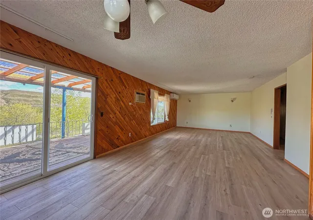 Photo 4 of Single family home for sale at 284 Monse Brg Rd, Brewster, WA 98812 | MLS# NWM2510748 | Listing updated on 2026-09-21