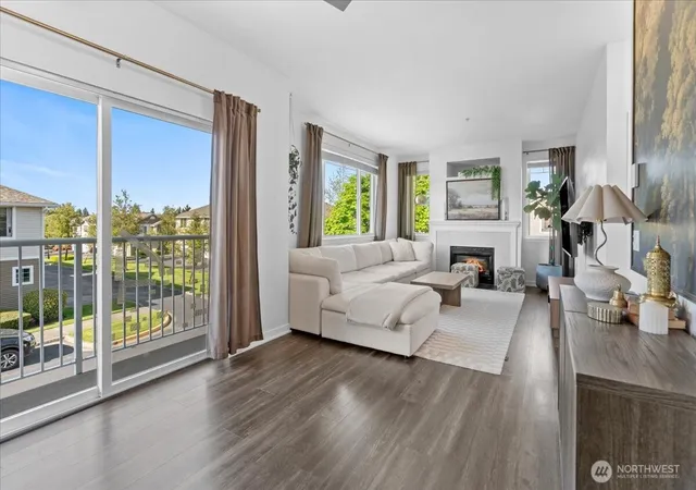 Photo 2 of Condo for sale at 6129 Lindsay Ave Se #F, Auburn, WA 98092 | MLS# NWM2510755 | Listing updated on 2026-09-24