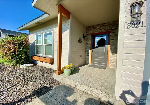 Photo 1 of Single family home for sale at 8021 Vialago Pkwy, Zillah, WA 98953 | MLS# NWM2510761 | Listing updated on 2026-09-21