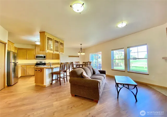 Photo 3 of Single family home for sale at 8021 Vialago Pkwy, Zillah, WA 98953 | MLS# NWM2510761 | Listing updated on 2026-09-21