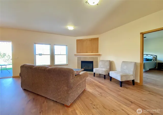 Photo 3 of Single family home for sale at 8021 Vialago Pkwy, Zillah, WA 98953 | MLS# NWM2510761 | Listing updated on 2026-09-21