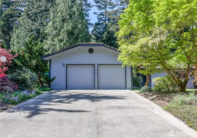 Photo 3 of Single family home for sale at 20 Shorecrest Ct, Port Townsend, WA 98368 | MLS# NWM2510777 | Listing updated on 2026-09-24