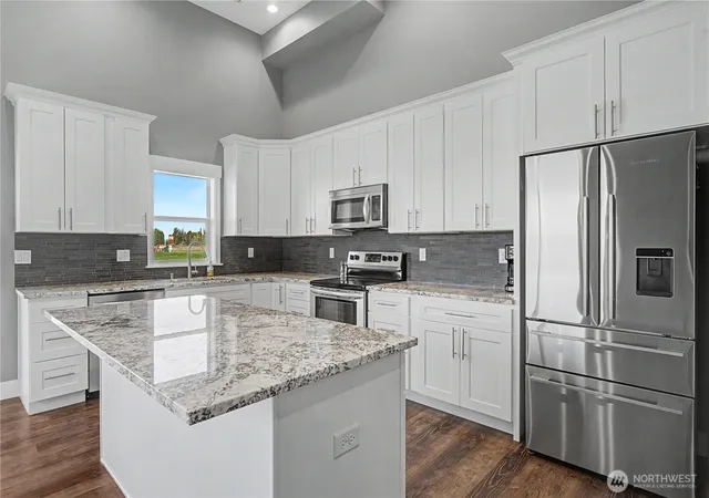 Photo 4 of Single family home for sale at 8091 SE Desert Sage Ct, Othello, WA 99344 | MLS# NWM2510781 | Listing updated on 2026-09-21