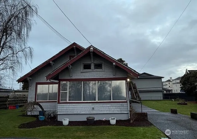 Photo 3 of Single family home for sale at 711 North, Hoquiam, WA 98550 | MLS# NWM2510805 | Listing updated on 2026-09-21