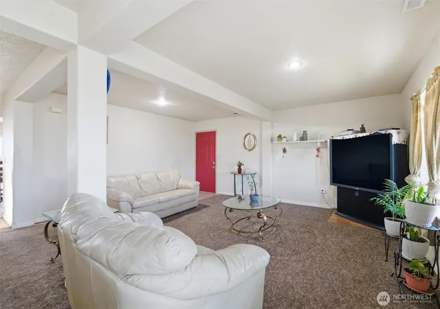 Photo 4 of Single family home for sale at 237 Reeds Rd, Touchet, WA 99360 | MLS# NWM2510814 | Listing updated on 2026-09-21