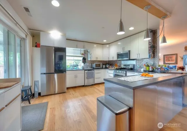Photo 3 of Single family home for sale at 1830 Hoffman Hl Blvd, Dupont, WA 98327 | MLS# NWM2510904 | Listing updated on 2026-10-01