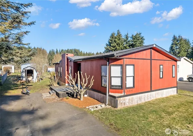 Photo 1 of Manufactured home for sale at 924 Lincoln Ave E #56, Tenino, WA 98589 | MLS# NWM2510915 | Listing updated on 2026-09-25