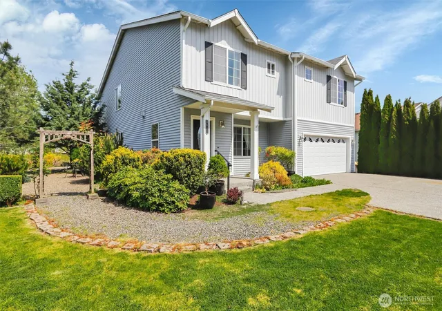 Photo 2 of Single family home for sale at 8611 79th Street Ne, Marysville, WA 98270 | MLS# NWM2510945 | Listing updated on 2026-09-23