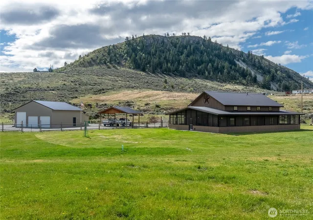 Photo 1 of Single family home for sale at 30 Horizon Dr, Tonasket, WA 98855 | MLS# NWM2510967 | Listing updated on 2026-09-21