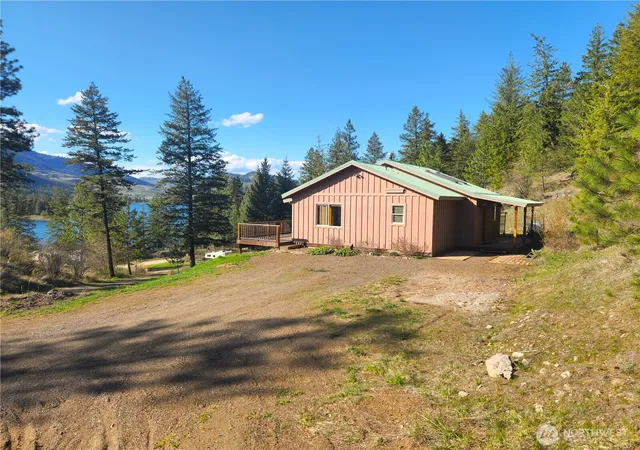 Photo 2 of Single family home for sale at 60 E Wannacut Ln, Oroville, WA 98844 | MLS# NWM2510991 | Listing updated on 2026-09-21