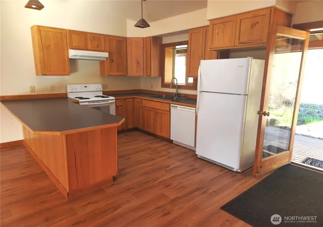 Photo 3 of Single family home for sale at 60 E Wannacut Ln, Oroville, WA 98844 | MLS# NWM2510991 | Listing updated on 2026-09-21