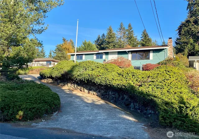 Photo 4 of Single family home for sale at 3700 Harbel Dr NE, Bremerton, WA 98310 | MLS# NWM2511048 | Listing updated on 2026-09-21