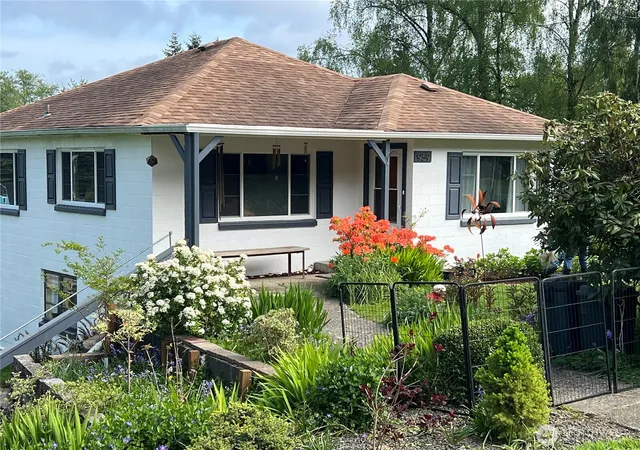 Photo 1 of Sale Pending at 959 Barnhart St, Raymond, WA 98577 | MLS# NWM2511071 | Listing updated on 2026-10-02