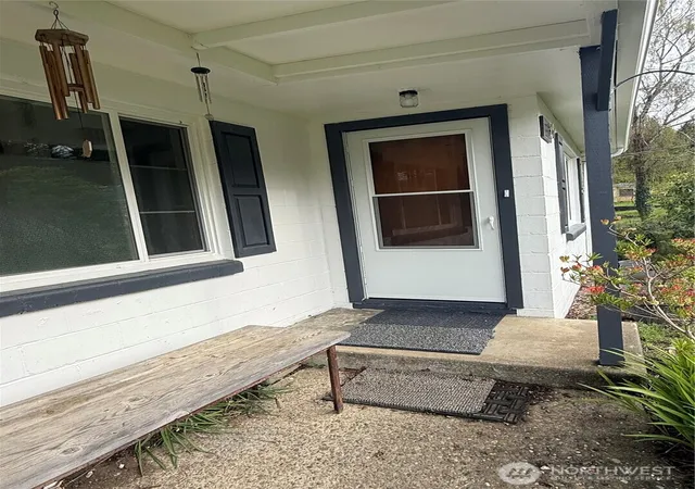 Photo 3 of Sale Pending at 959 Barnhart St, Raymond, WA 98577 | MLS# NWM2511071 | Listing updated on 2026-10-02