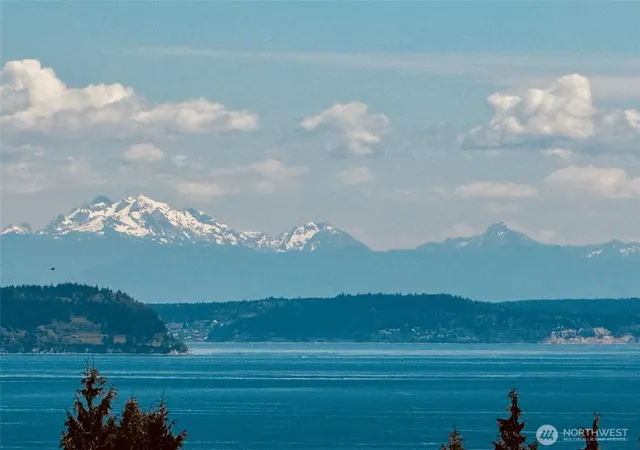 Photo 2 of Sale Pending at 30 Adventurer Ln, Port Ludlow, WA 98365 | MLS# NWM2511073 | Listing updated on 2026-10-27