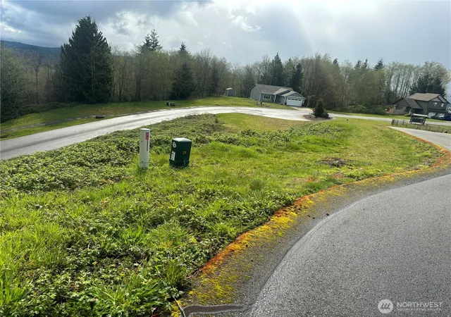 Photo 3 of Sale Pending at 10 Timber Ln, Elma, WA 98541 | MLS# NWM2511114 | Listing updated on 2026-09-23