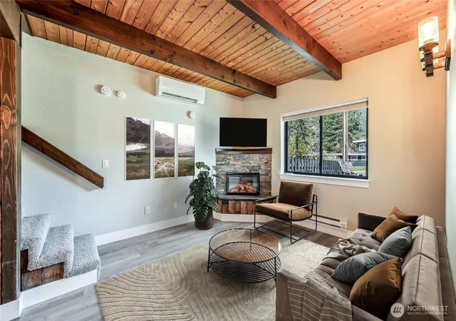 Photo 1 of Single family home for sale at 221 Evans St, Leavenworth, WA 98826 | MLS# NWM2511178 | Listing updated on 2026-10-08