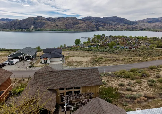 Photo 3 of Single family home for sale at 122 Village Way, Oroville, WA 98844 | MLS# NWM2511205 | Listing updated on 2026-09-21