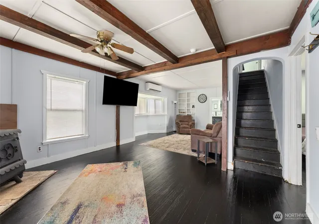 Photo 4 of Sale Pending at 516 Ballentine St, Raymond, WA 98577 | MLS# NWM2511220 | Listing updated on 2026-08-24