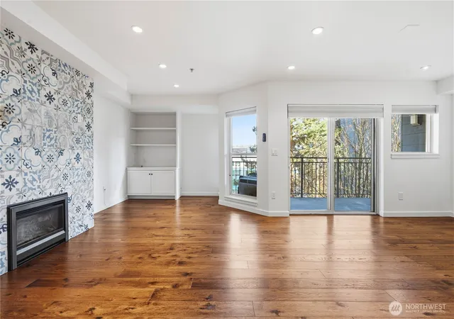 Photo 3 of Condo for sale at 701 Galer St #609, Seattle, WA 98109 | MLS# NWM2511230 | Listing updated on 2026-09-21