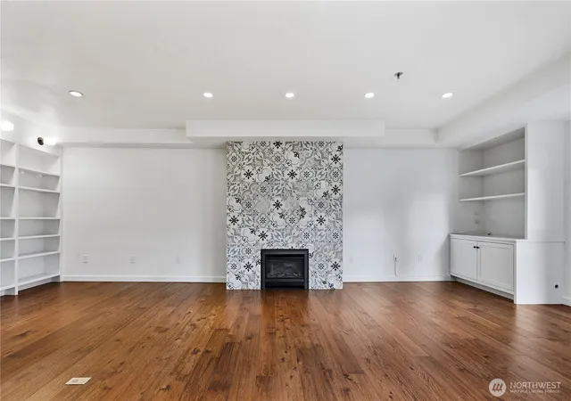 Photo 4 of Condo for sale at 701 Galer St #609, Seattle, WA 98109 | MLS# NWM2511230 | Listing updated on 2026-09-21