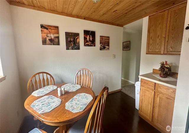 Photo 3 of Single family home for sale at 400 Bluff St, Winthrop, WA 98862 | MLS# NWM2511366 | Listing updated on 2026-09-21