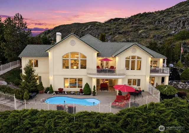 Photo 1 of Single family home for sale at 146 Long Dr, Chelan, WA 98816 | MLS# NWM2511520 | Listing updated on 2026-09-22