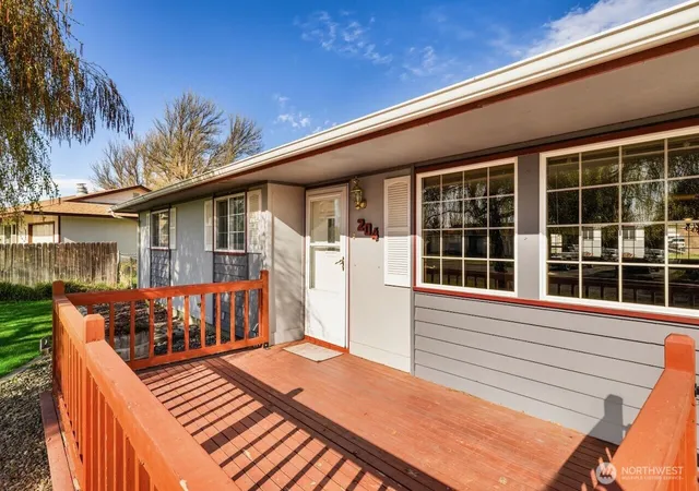 Photo 2 of Single family home for sale at 204 N Mason St, Kittitas, WA 98934 | MLS# NWM2511521 | Listing updated on 2026-09-21