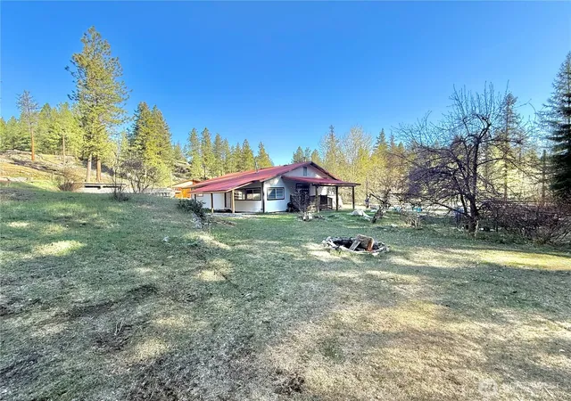 Photo 3 of Single family home for sale at 1092 Aeneas Valley Rd, Tonasket, WA 98855 | MLS# NWM2511538 | Listing updated on 2026-09-21