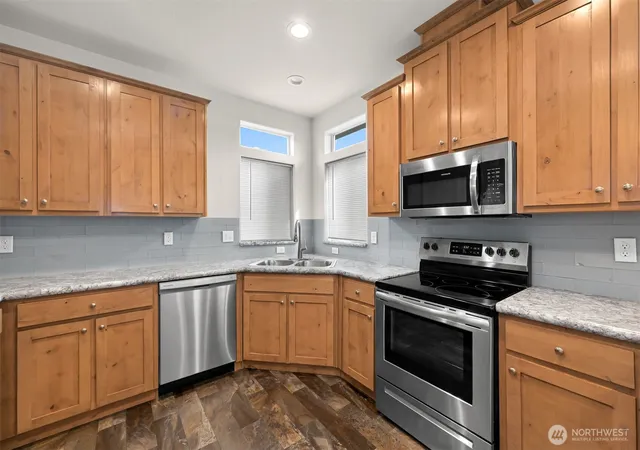 Photo 2 of Manufactured home for sale at 4672 Birch Bay Lynden Rd #86, Blaine, WA 98230 | MLS# NWM2511607 | Listing updated on 2026-09-22