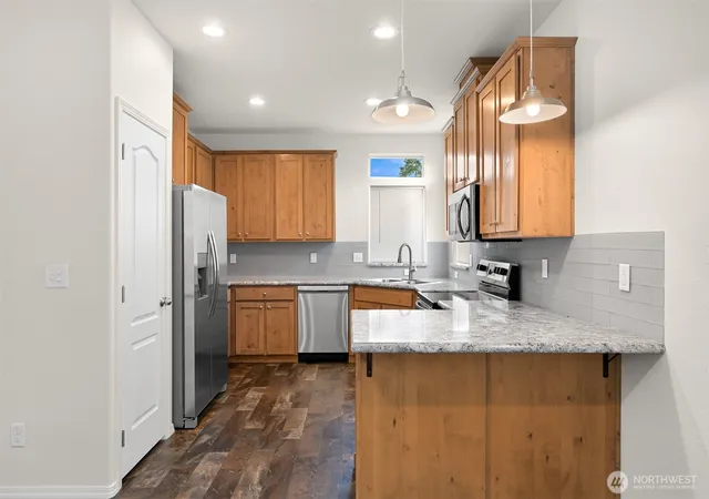 Photo 4 of Manufactured home for sale at 4672 Birch Bay Lynden Rd #86, Blaine, WA 98230 | MLS# NWM2511607 | Listing updated on 2026-09-22