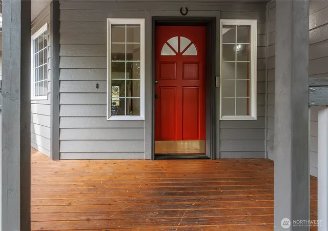 Photo 2 of Single family home for sale at 800 19th Avenue Se, Puyallup, WA 98372 | MLS# NWM2511609 | Listing updated on 2026-09-26