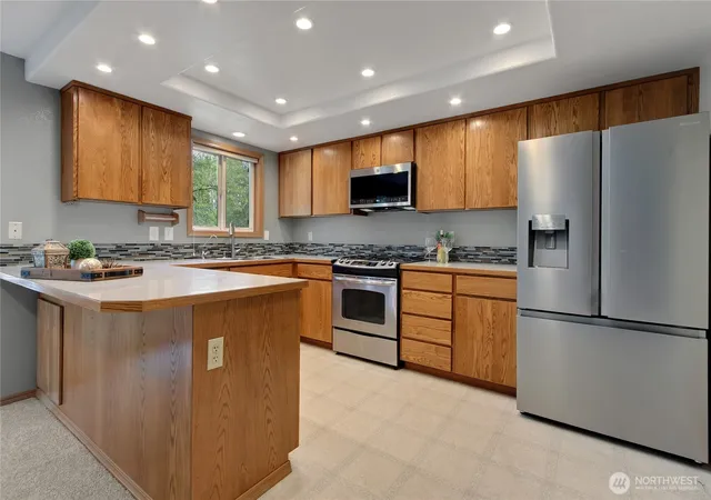 Photo 3 of Single family home for sale at 800 19th Avenue SE, Puyallup, WA 98372 | MLS# NWM2511609 | Listing updated on 2026-09-26
