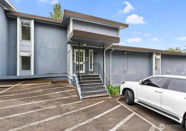 Photo 4 of Condo for sale at 10459 Des Moines Memorial Dr S #S301, Seattle, WA 98168 | MLS# NWM2511681 | Listing updated on 2026-09-21