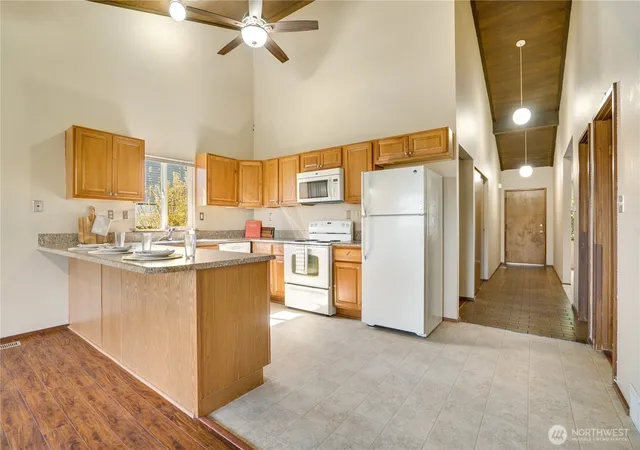 Photo 4 of Single family home for sale at 3023 Bridgeport Way W #B, University Place, WA 98466 | MLS# NWM2511838 | Listing updated on 2026-09-21