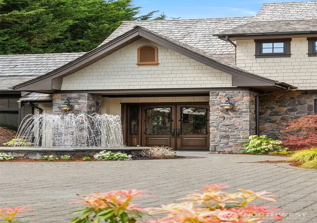 Photo 4 of Sale Pending at 745 250th Lane NE, Sammamish, WA 98074 | MLS# NWM2511890 | Listing updated on 2026-09-27