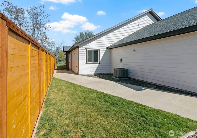 Photo 3 of House for sale at 1917 Landon Ave #1 & 2, Yakima, WA 98903 | MLS# NWM2511937 | Listing updated on 2026-09-21