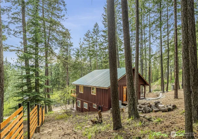 Photo 3 of Single family home for sale at 25603 Camp 12 Rd, Leavenworth, WA 98826 | MLS# NWM2511941 | Listing updated on 2026-09-21