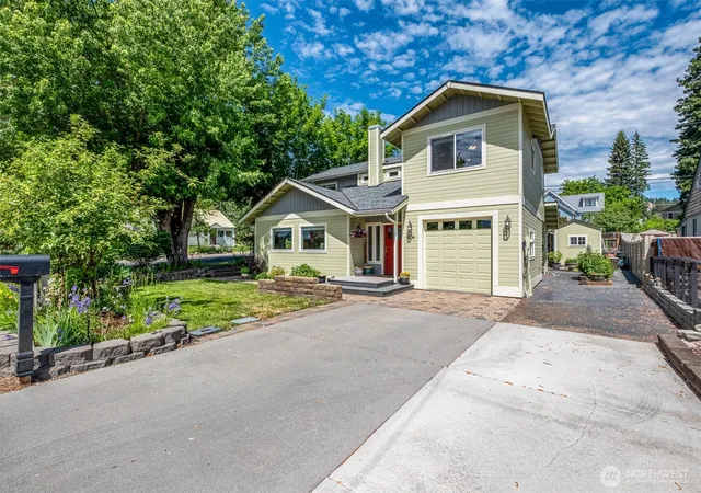 Photo 1 of Single family home for sale at 604 Birch St, Leavenworth, WA 98826 | MLS# NWM2511942 | Listing updated on 2026-09-21