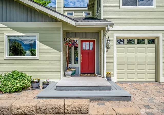 Photo 2 of Single family home for sale at 604 Birch St, Leavenworth, WA 98826 | MLS# NWM2511942 | Listing updated on 2026-09-21
