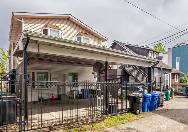 Photo 4 of Single family home for sale at 3015 Beacon Ave S, Seattle, WA 98144 | MLS# NWM2511975 | Listing updated on 2026-09-21