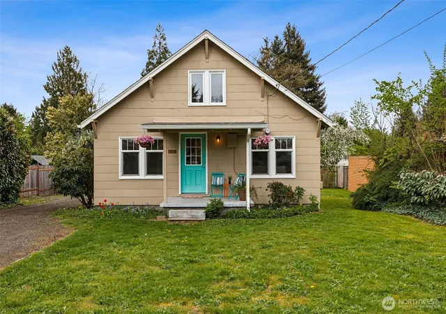 Photo 2 of Pending - Backup Offer Requested at 1008 Frederick St Se, Olympia, WA 98501 | MLS# NWM2512109 | Listing updated on 2026-10-03