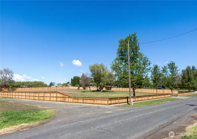 Photo 2 of Land for sale at 0 S Wilbur, Walla Walla, WA 99362 | MLS# NWM2512117 | Listing updated on 2026-09-21