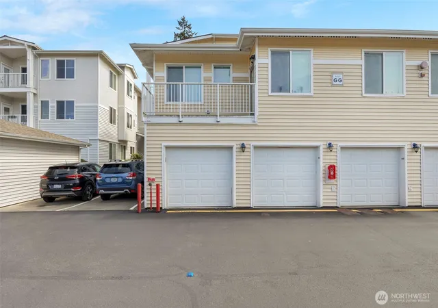 Photo 3 of Condo for sale at 14915 38th Drive SE #GG3025, Bothell, WA 98012 | MLS# NWM2512124 | Listing updated on 2026-09-21